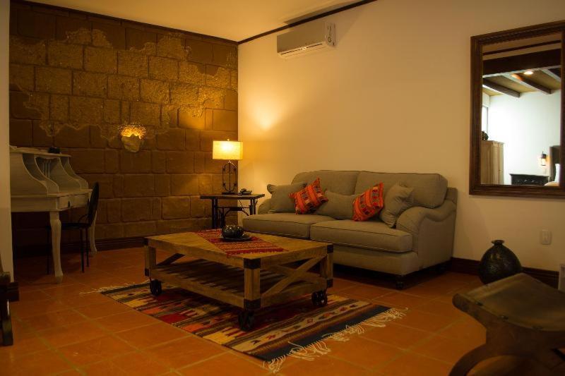 Casa De Adobe Gallery & Luxury Boutique Oaxaca Номер фото